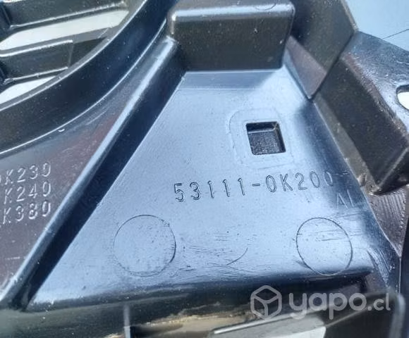 Máscara Toyota Hilux 2008-2011 Con Detalle
