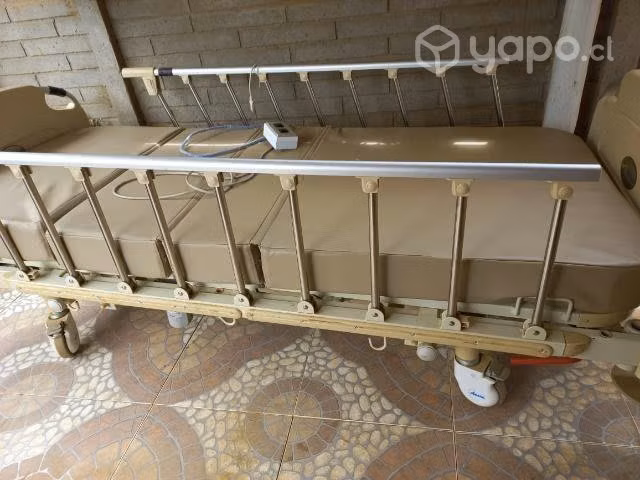 Cama clínica eléctrica + silla de ruedas
