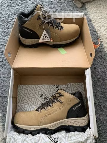 Zapatos de seguridad nuevos