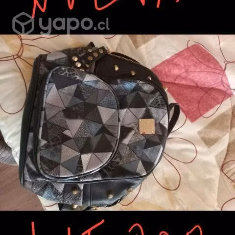Mochilas con poco uso