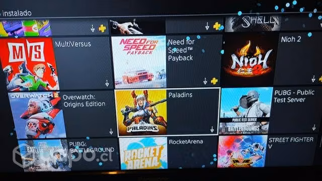Play 4 , 1 tb , 3 controles y juegos