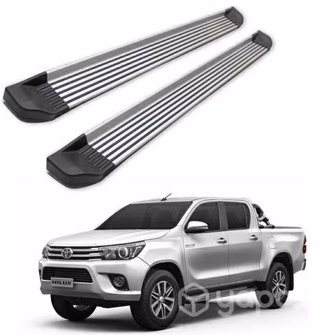 Pisaderas para Toyota Hilux Revo