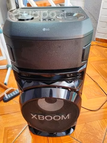 Parlante Lg XBOOM, CON LUCES Y KARAOKE