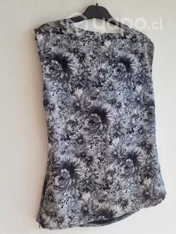 Top Liz Claiborne flores. Cuello drapeado. M - Imagen 5