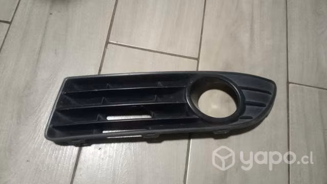 Moldura neblinero VW Polo 2009