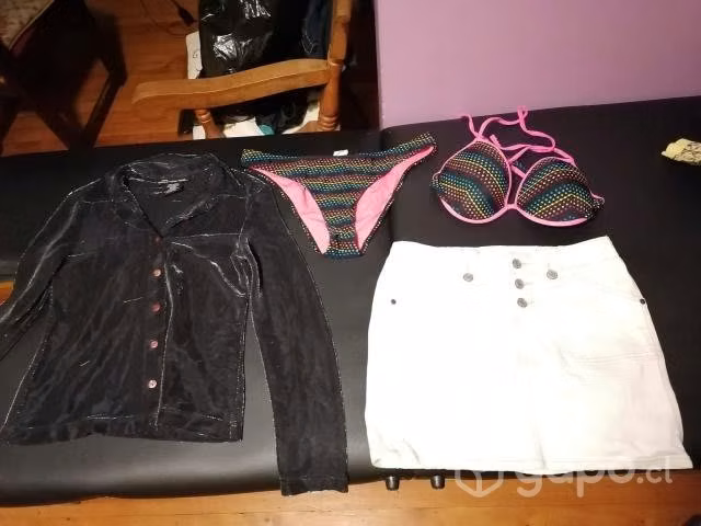 22 prendas ropa + 2 pares zapatos