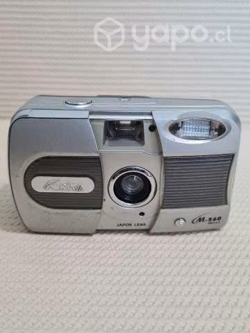 Camara analoga compacta funcionando