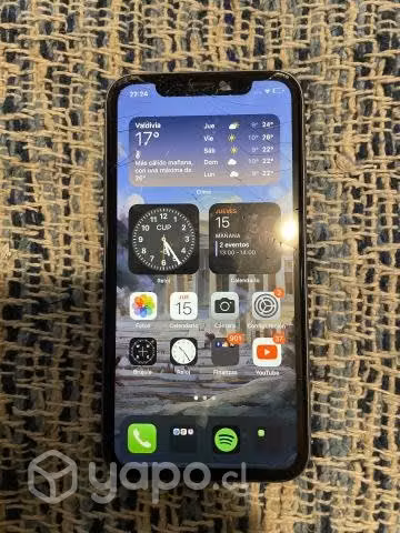 IPhone 11 64 gb con detalle - Imagen 4