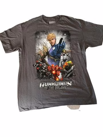Polera manga corta estampada "Guardianes de la Gal