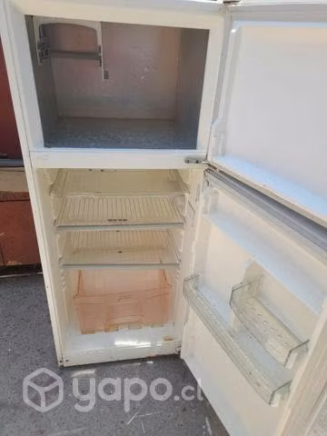 Refrigerador casi nuevo sin detalles 100% funciona
