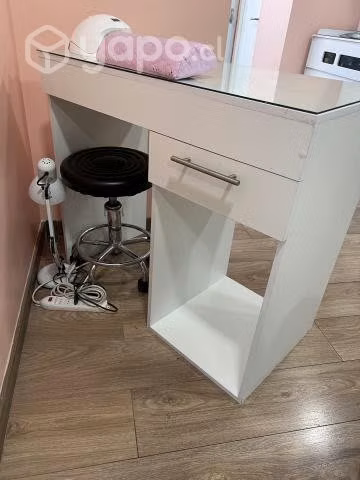 Mesa de manicurista