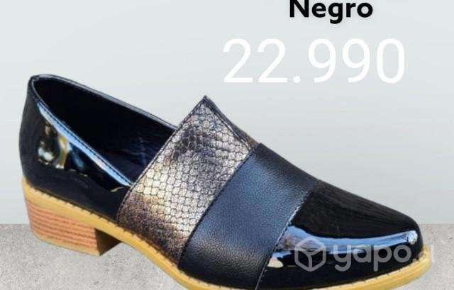 Zapatos hermosos de mujer. - Imagen 2