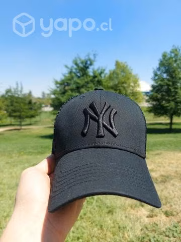 Gorra ajustable