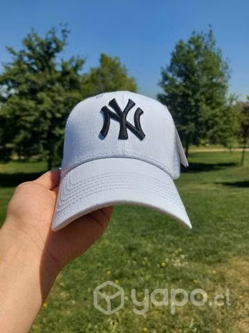 Gorra ajustable