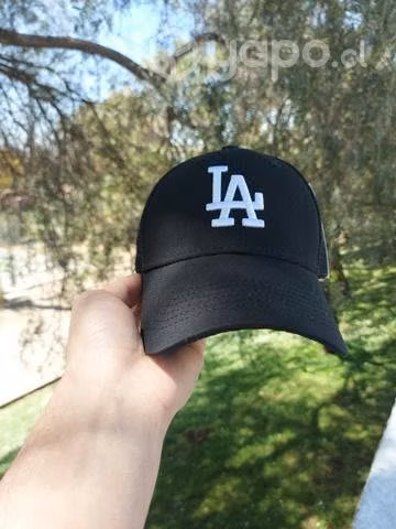 Gorra ajustable