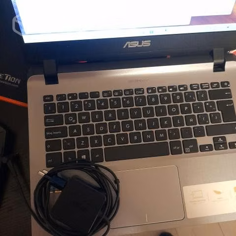 Notebook Asus - Imagen 4