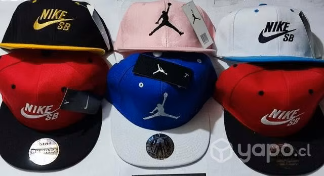 Cientillos com luces y juguetes de niños y Gorros