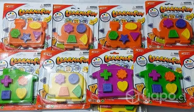Cientillos com luces y juguetes de niños y Gorros