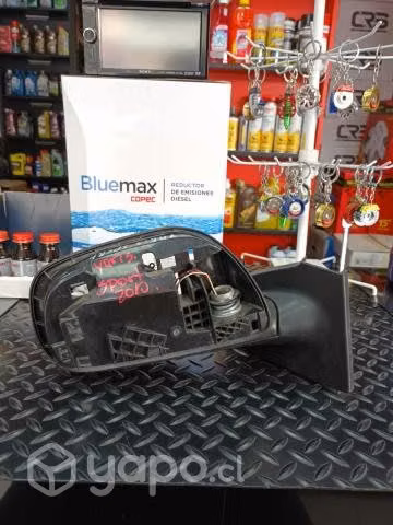 Espejo derecho toyota Yaris sport 2010 usado