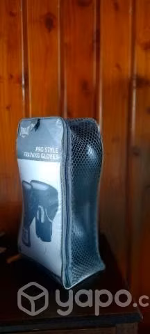 Saco y guantes de box