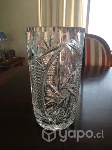 Fino florero de cristal