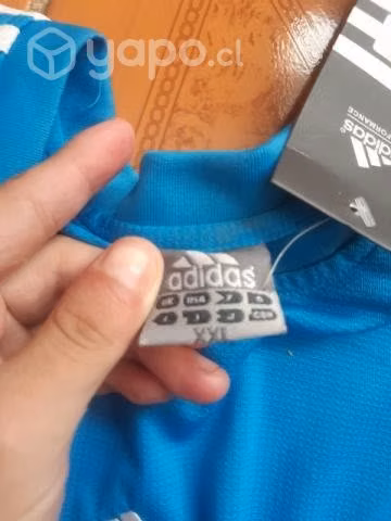 Polera adidas