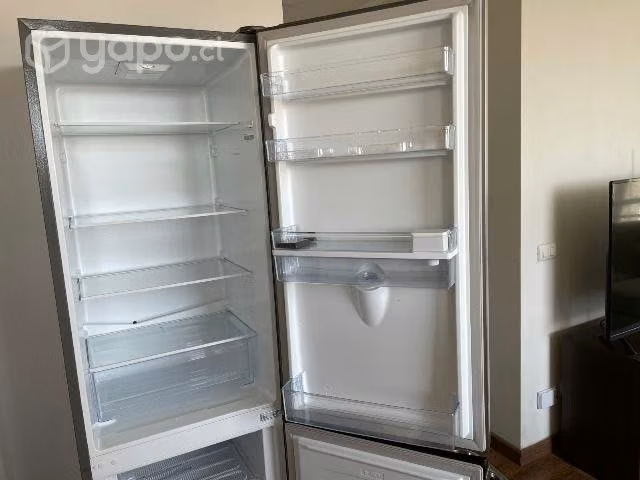 Refrigerador HISENSE - Imagen 2
