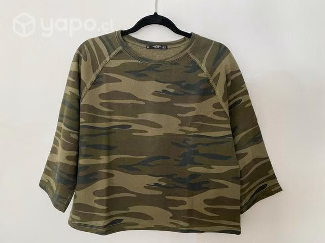 Poleron camuflado MNG