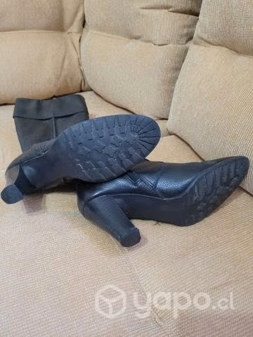 Botas largas de cuero