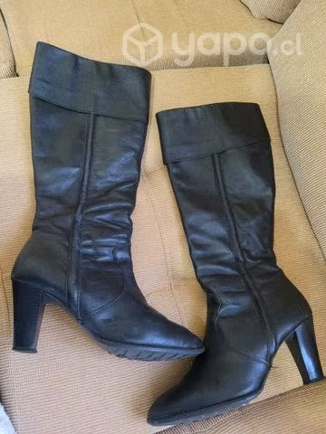 Botas largas de cuero