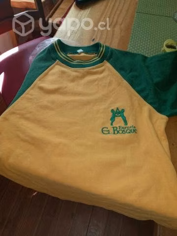 Polera manga corta el bosque