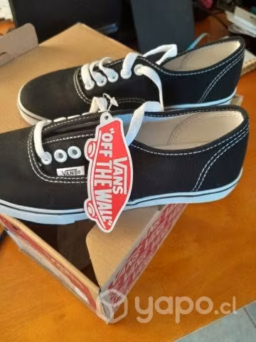 zapatillas Vans color negro N°35, nuevas. - Imagen 2