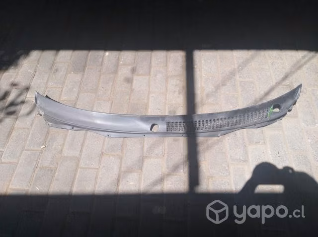 Rejilla cubre torpedo mitsubishi Montero Sport 201