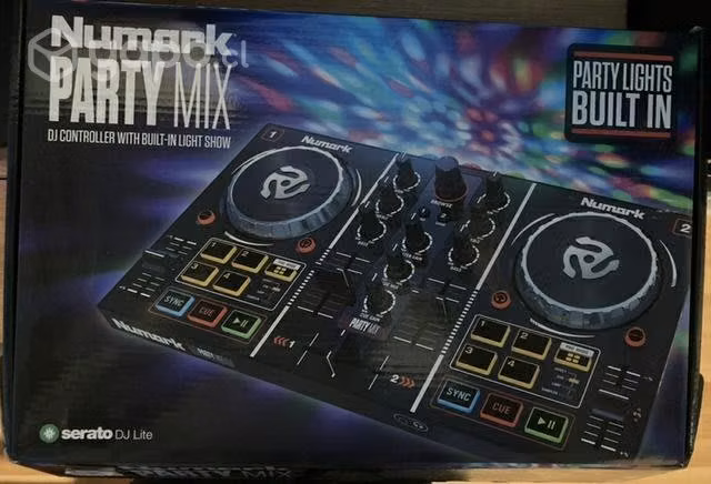 Numark Party mix dj controller