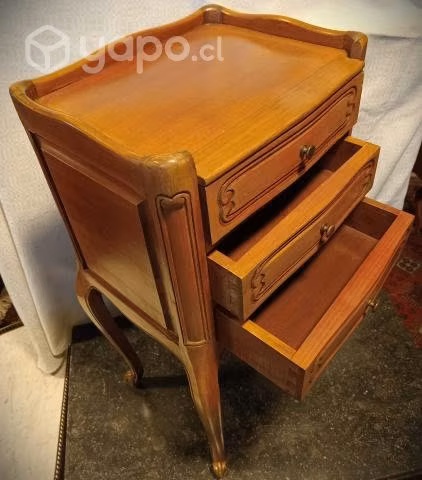 Bello par veladores franceses 3 cajones