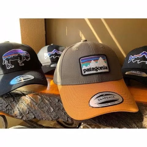 Variedad de gorras Patagonia