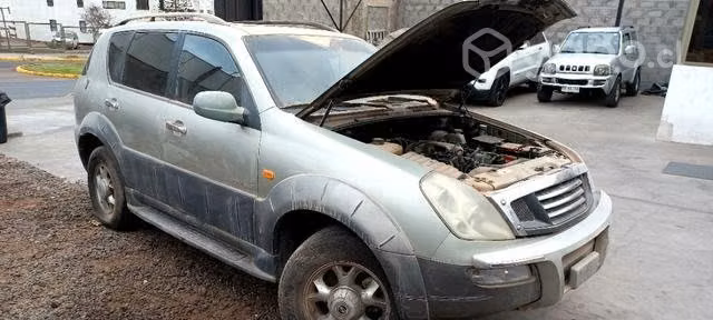 Farol Ssangyong Rexton 2002