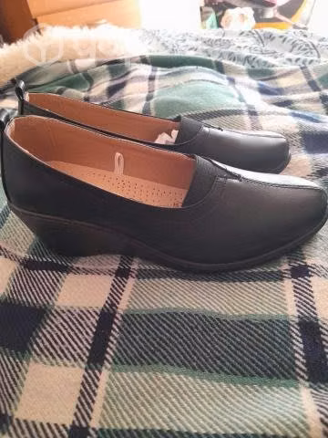 Zapatillas/chalas/botas