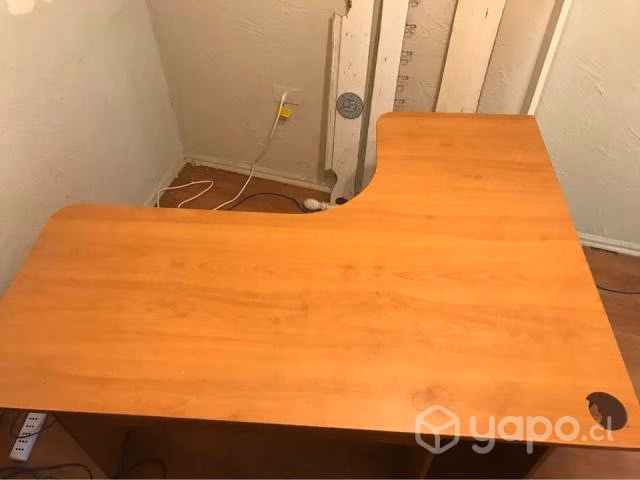 Escritorio en muy buen estado