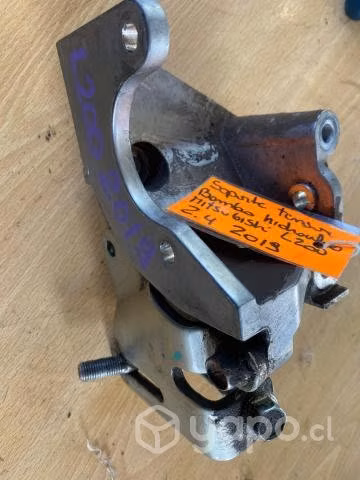 Soporte tensor bomba hidraulica Mitsubishi L200 2
