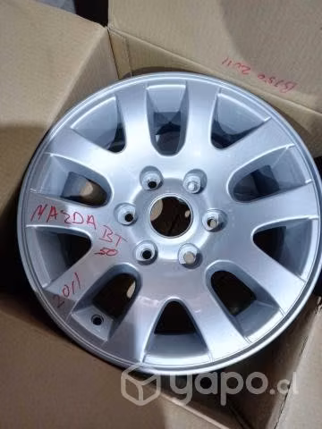 Mazda bt50 2011 llanta nueva