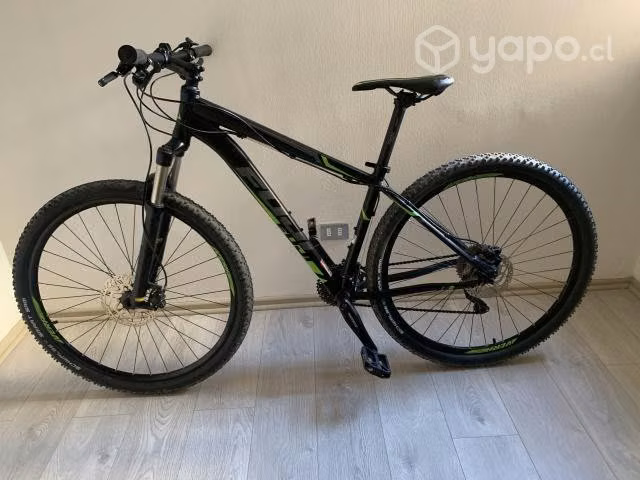 Bicicleta Fuji Nevada 1.1 29''