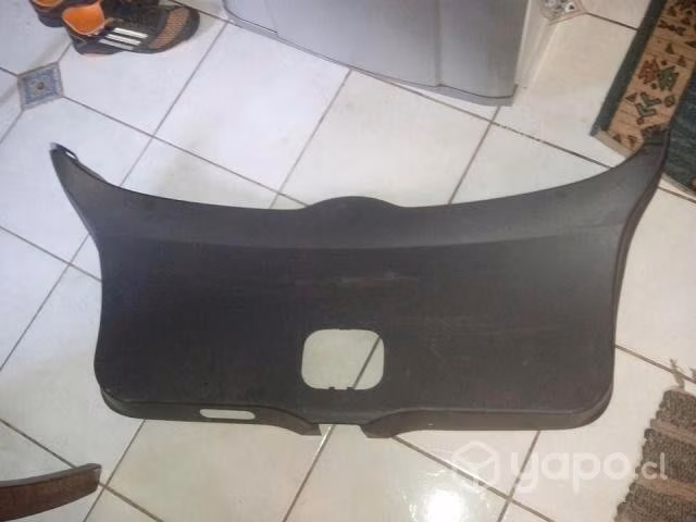 Cubre portalon toyota auris 2009