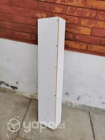 Mueble - Repisa de melamina usada