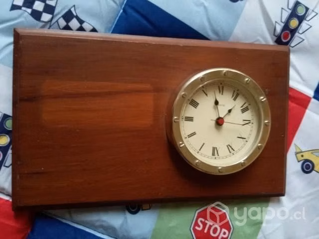 Reloj madera