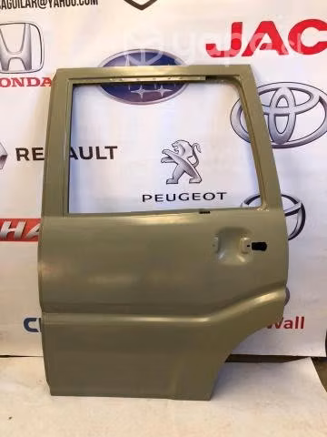 Puerta Trasera Izquierda Mahindra Pickup 211 2015