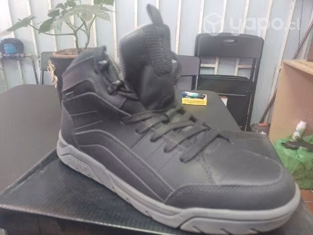 Zapato escolar teener n°41 hombre usados una vez