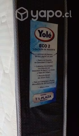 Cama con colchón de una plaza y media