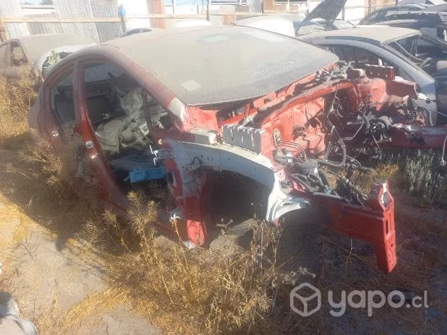 Carroceria kia rio 4 (sedan) roja - Imagen 2