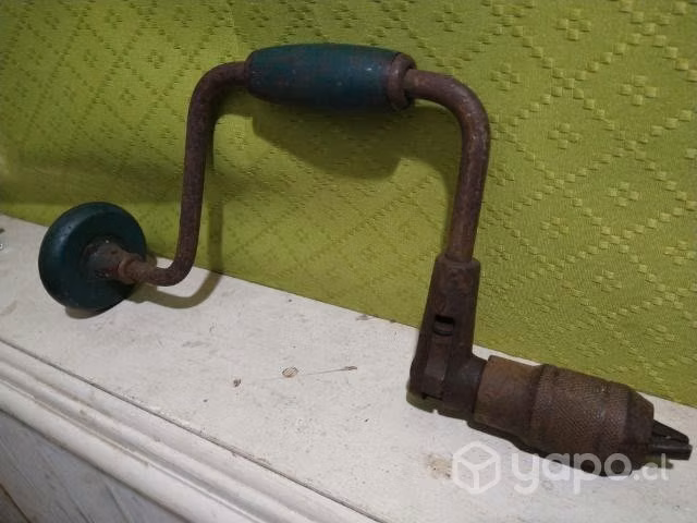 Antiguo taladro de mano ,vintage decoracion
